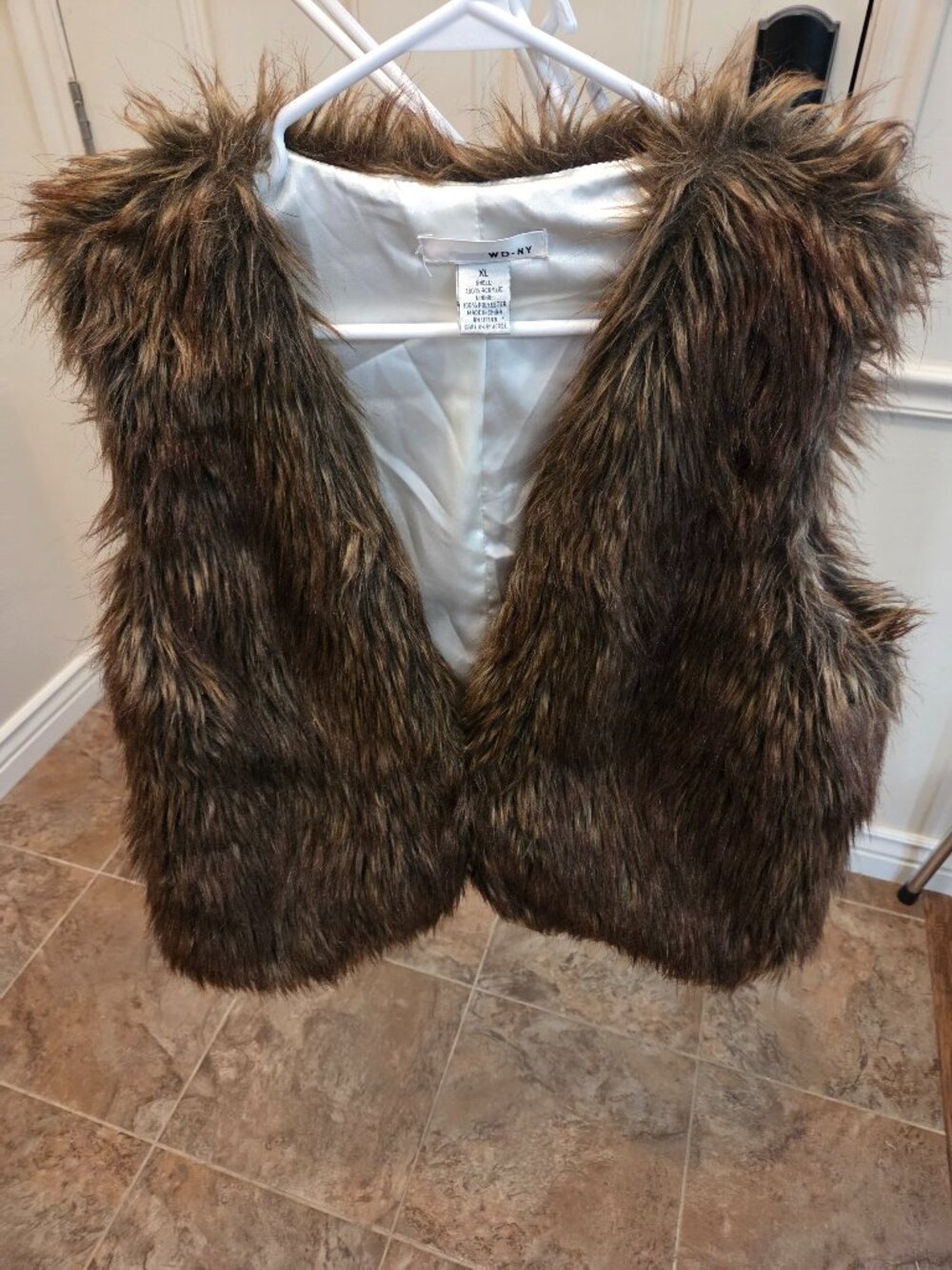 WD . NY Faux fur Vest